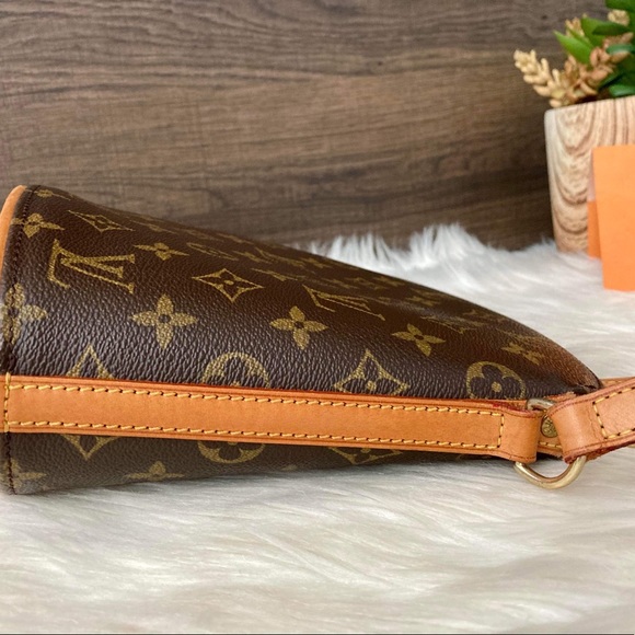 Drouot Crossbody/Shoulder bag
Date code: VI0091
Made in France 🇫🇷 - Picture 6 of 16